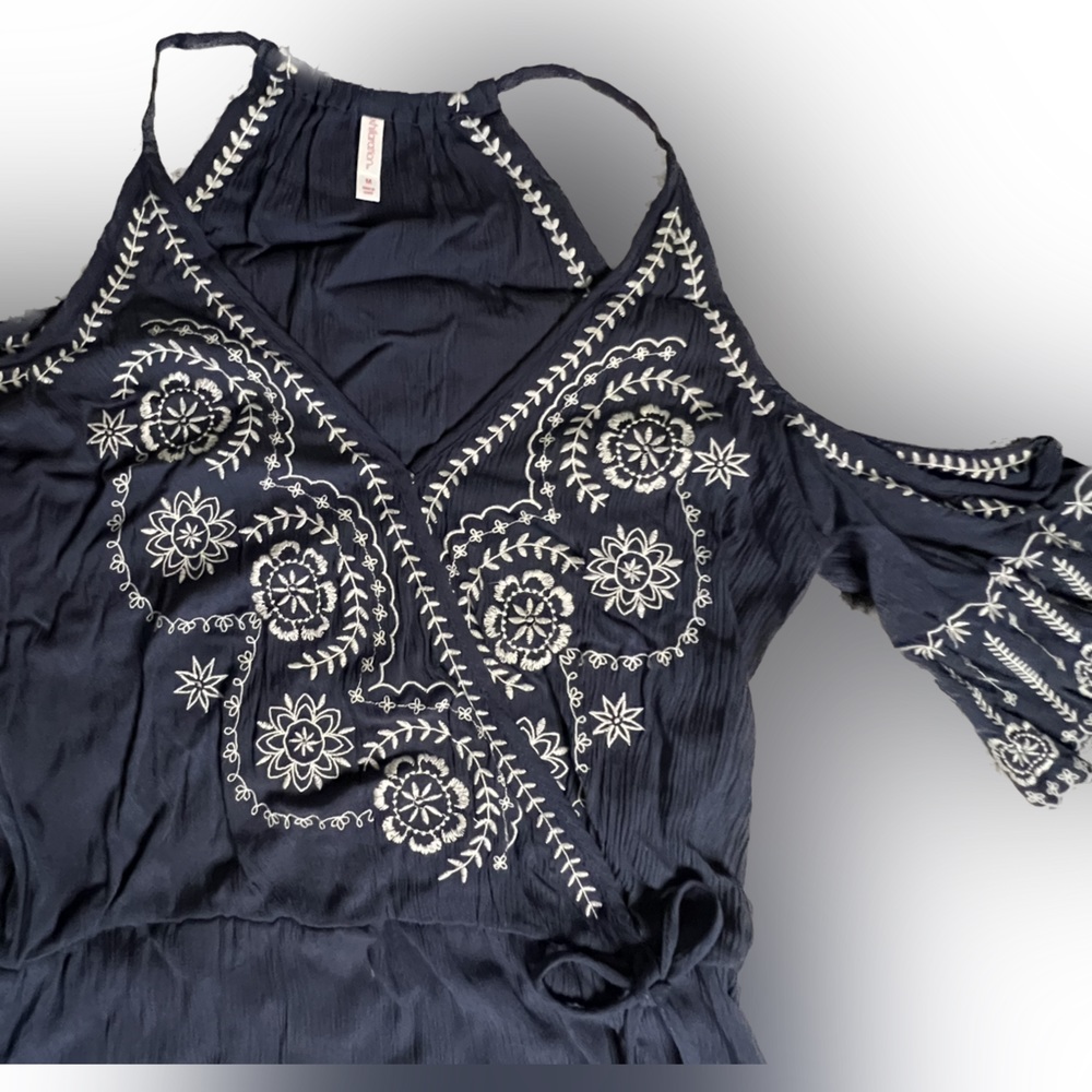 Embroidered Open Shoulder Midi - Picture 2 of 8